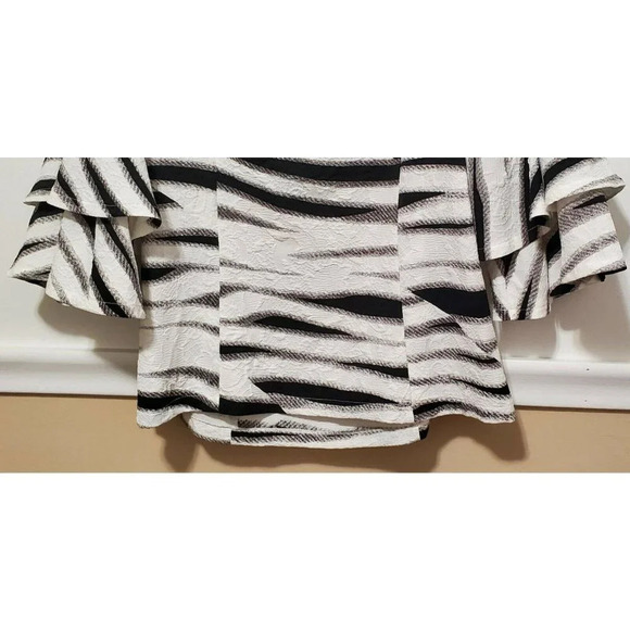 Alberto Makali Black White Abstract Off Shoulders - Picture 6 of 8